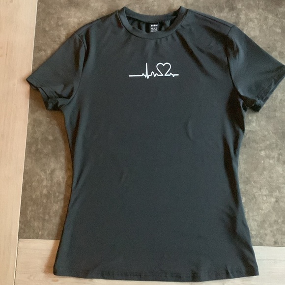 ⭐️Womens Large Graphic Design Top - Picture 1 of 6